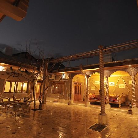 Apartamento "S E A S O N S" Samarcanda Exterior foto